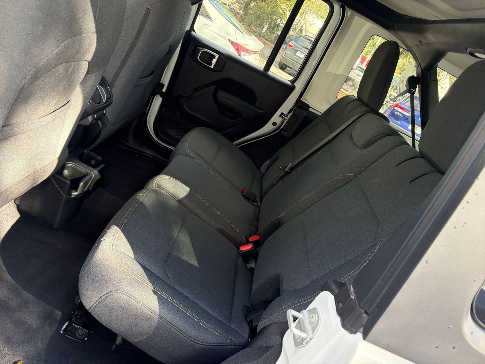 Used 2025 Jeep Wrangler Sport S image 33