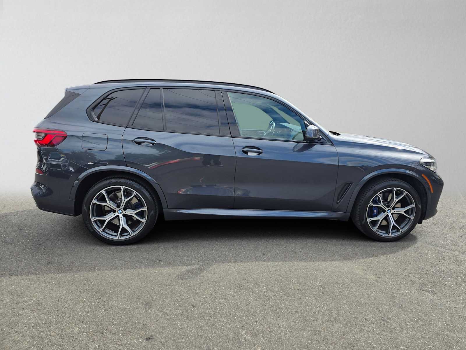 Used 2019 BMW X5 xDrive40i w/ M Sport Package AWD/4WD image 2