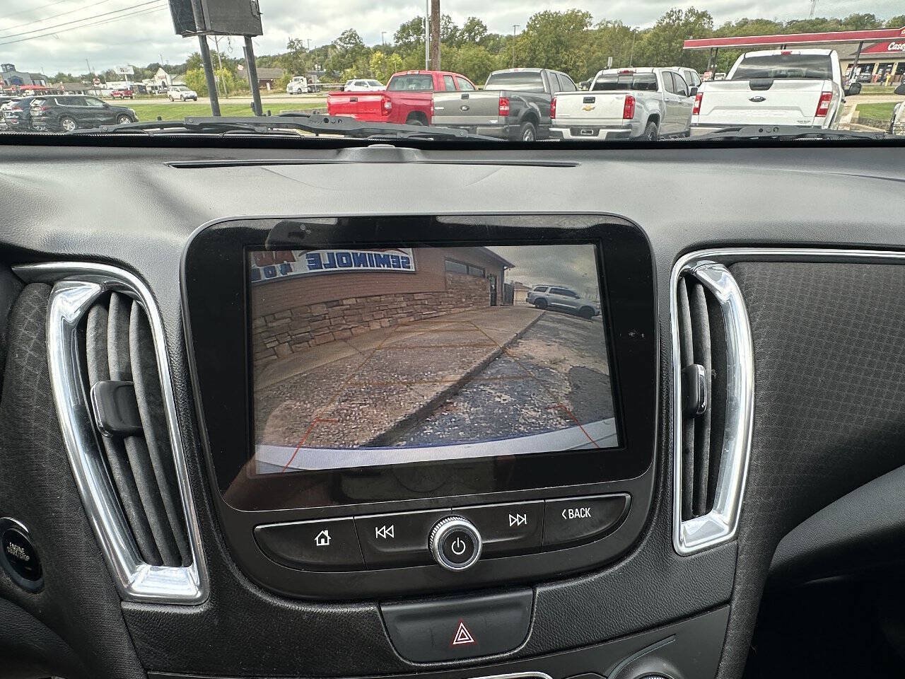 Used 2018 Chevrolet Malibu LT FWD image 14