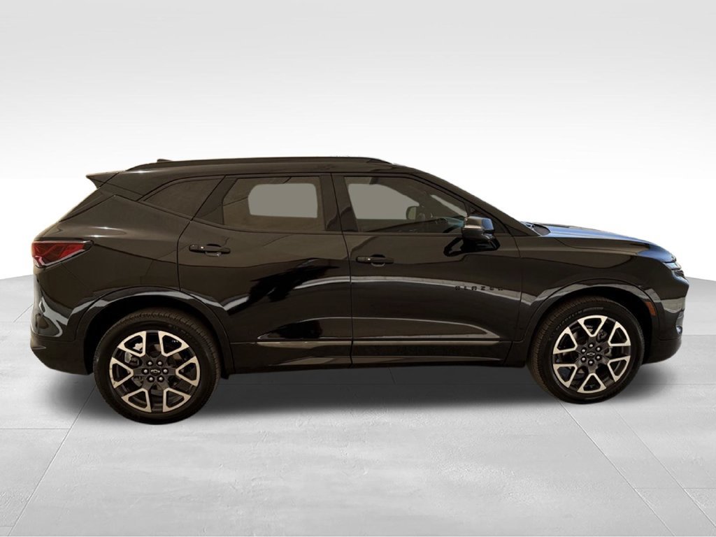 Used 2023 Chevrolet Blazer RS w/ Enhanced Convenience Package FWD image 6