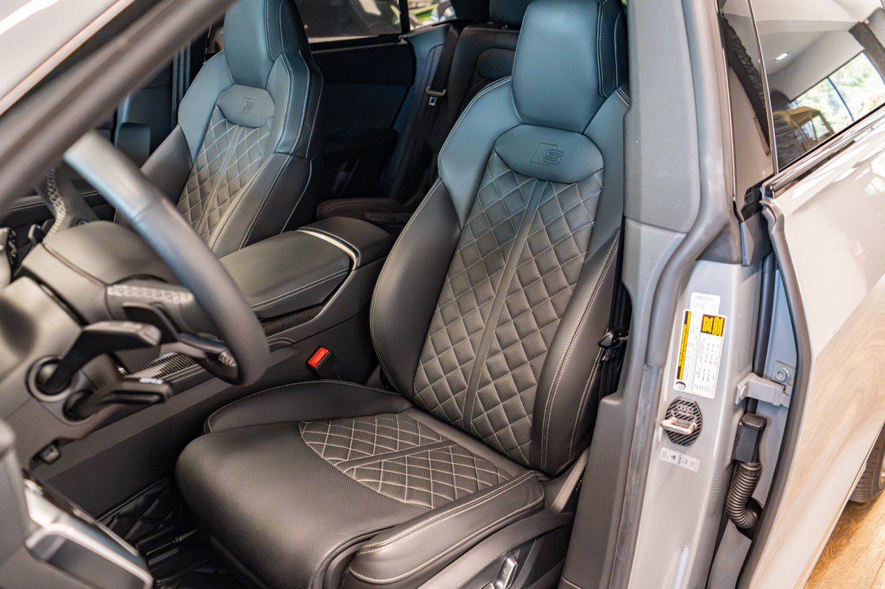 Used 2023 Audi SQ8 Prestige AWD/4WD image 32