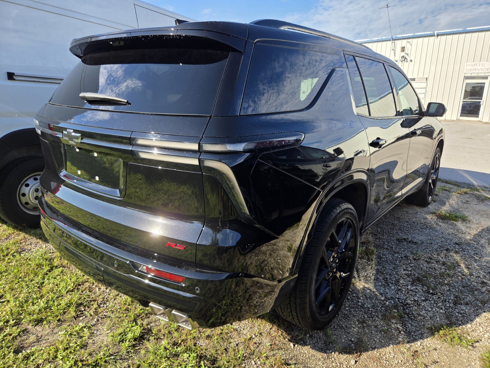 Used 2026 Chevrolet Traverse RS FWD image 3