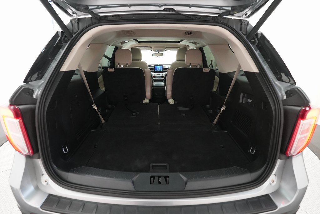Used 2023 Ford Explorer XLT w/ Equipment Group 202A image 10
