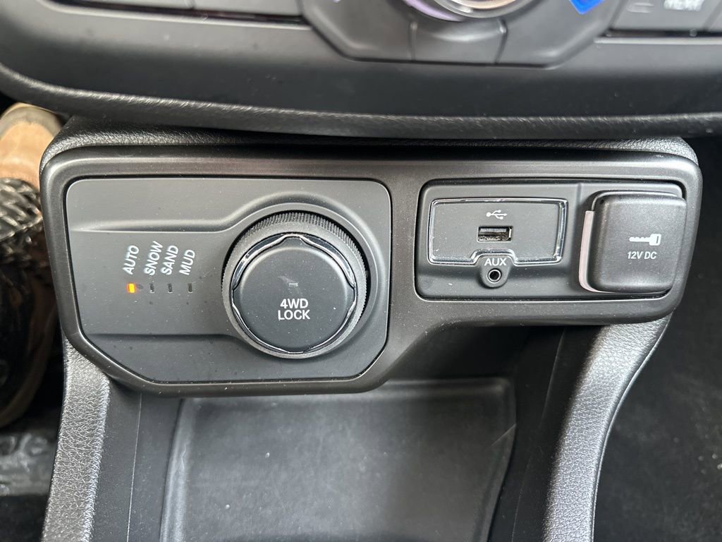 Used 2022 Jeep Renegade Latitude w/ Convenience Group image 24