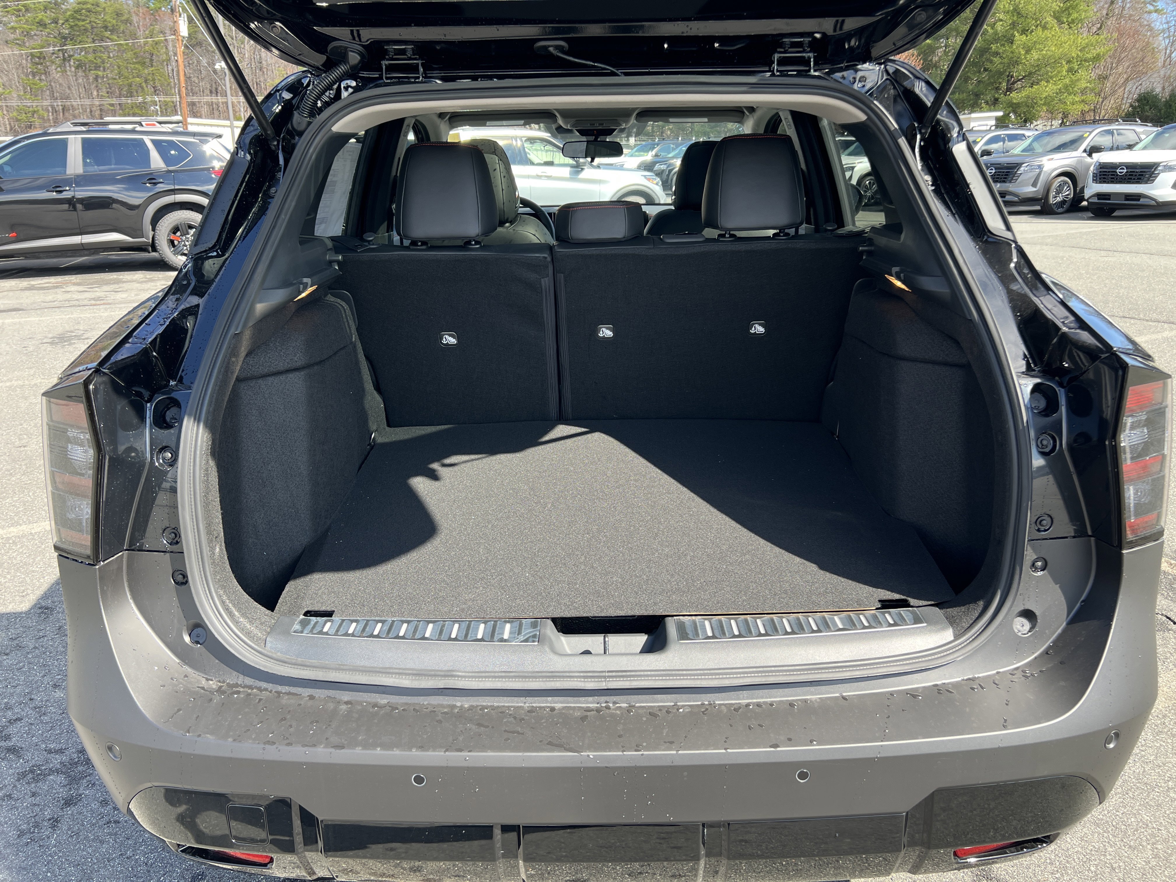 New 2026 Nissan Kicks SR AWD/4WD image 30