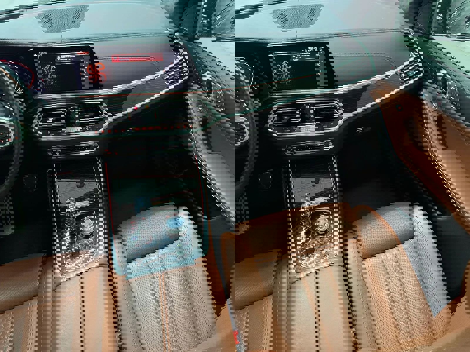 Used 2021 BMW X7 M50i w/ Luxury Seating Package image 9