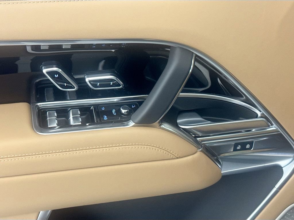 New 2026 Land Rover Range Rover Autobiography image 17