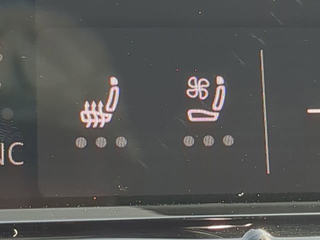 Used 2024 Volkswagen Golf R image 25