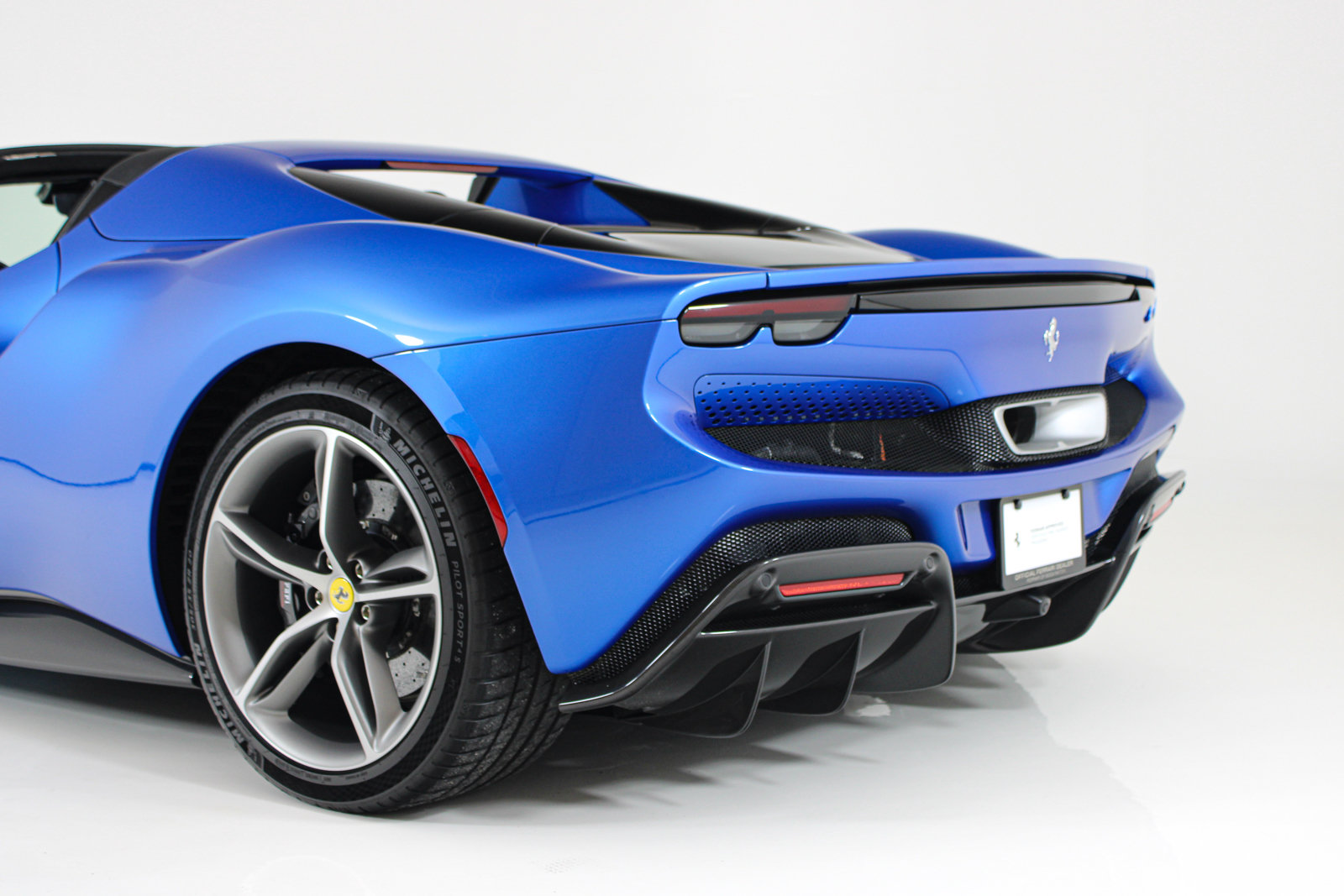 Certified 2023 Ferrari 296 GTS RWD image 31