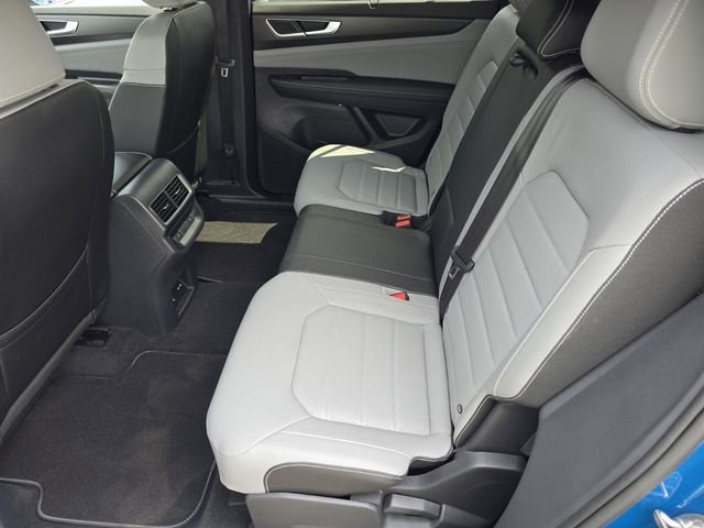 Used 2025 Volkswagen Atlas Cross Sport SEL R-Line AWD/4WD image 33