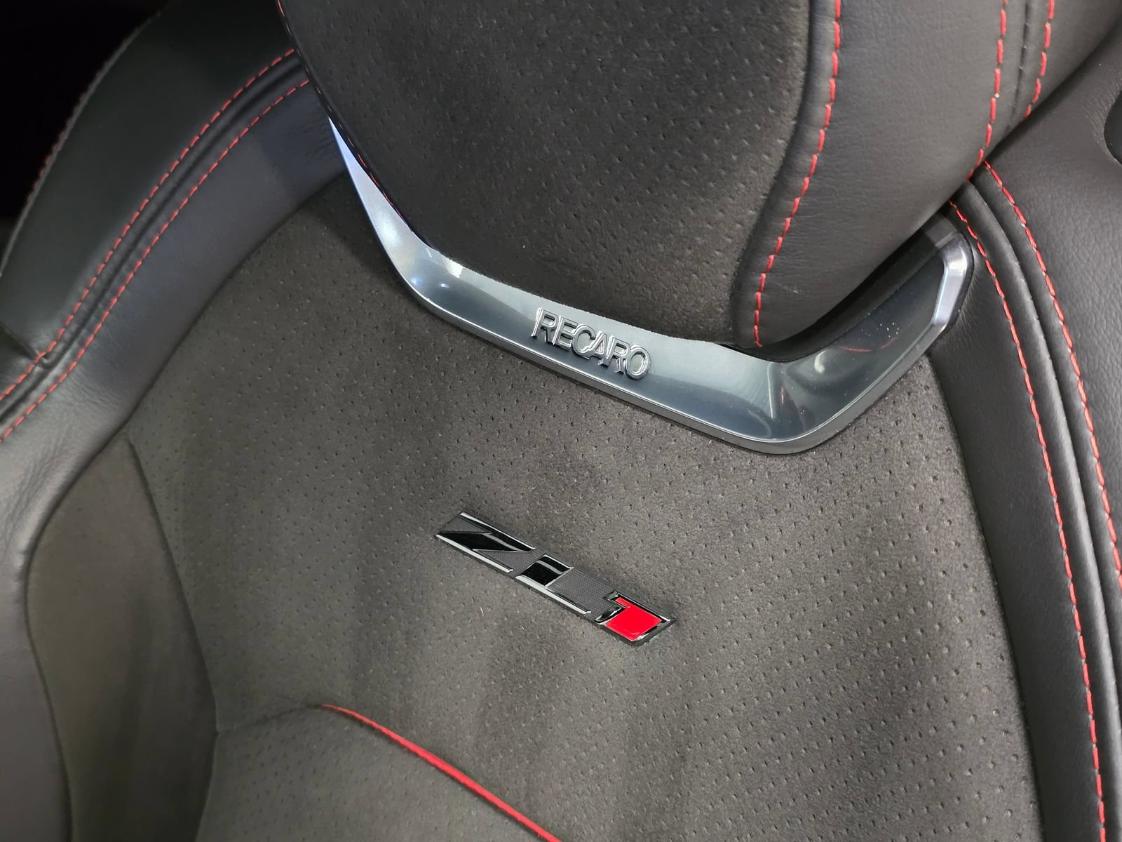 Used 2017 Chevrolet Camaro ZL1 RWD image 21