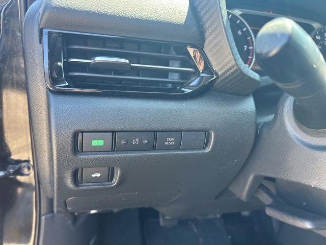 Used 2022 Nissan Sentra SR w/ Lighting Package FWD image 23