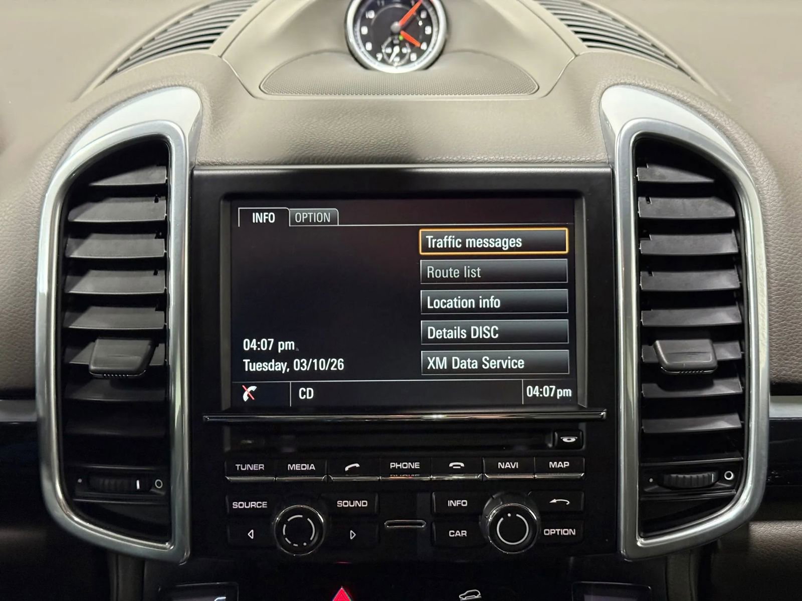 Used 2016 Porsche Cayenne image 35