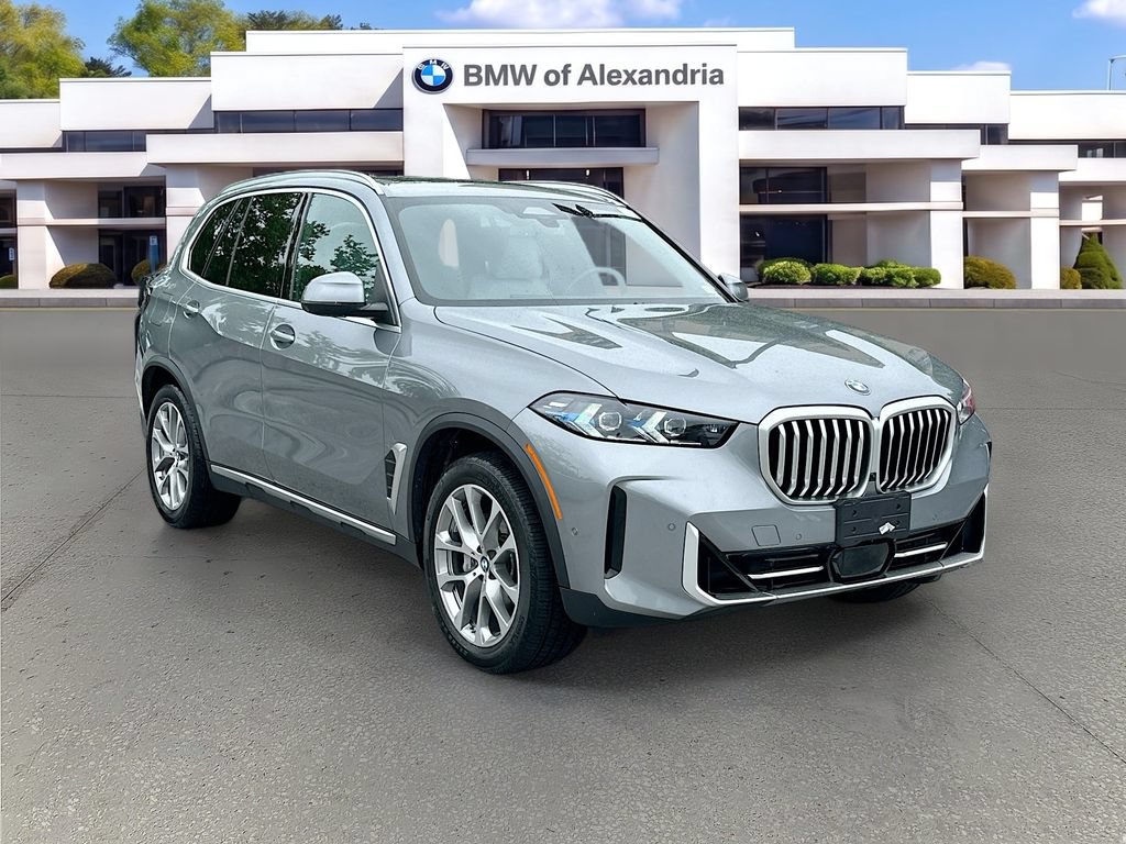 Used 2025 BMW X5 xDrive40i w/ Executive Package AWD/4WD image 3