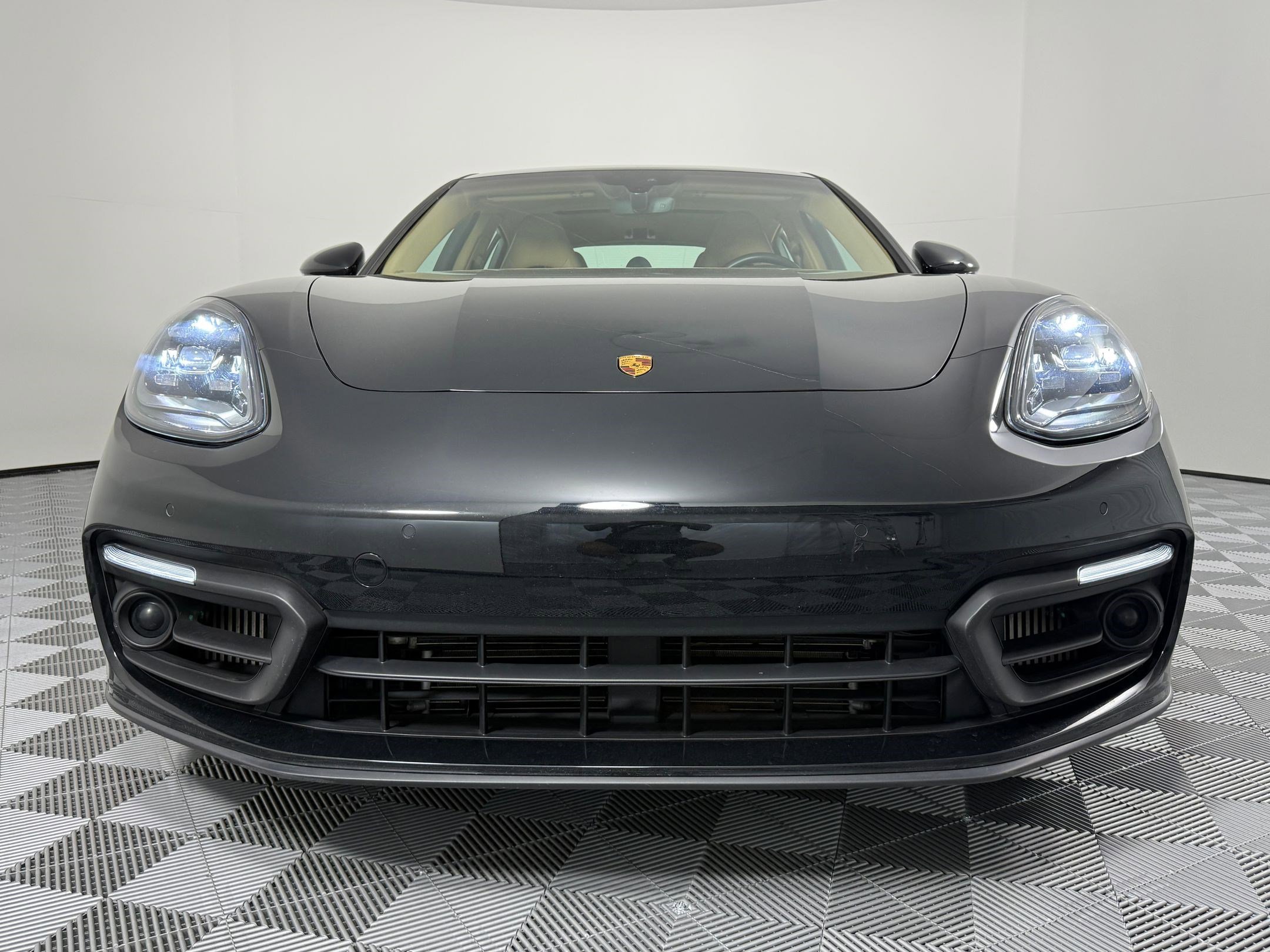 Used 2023 Porsche Panamera Platinum Edition image 6