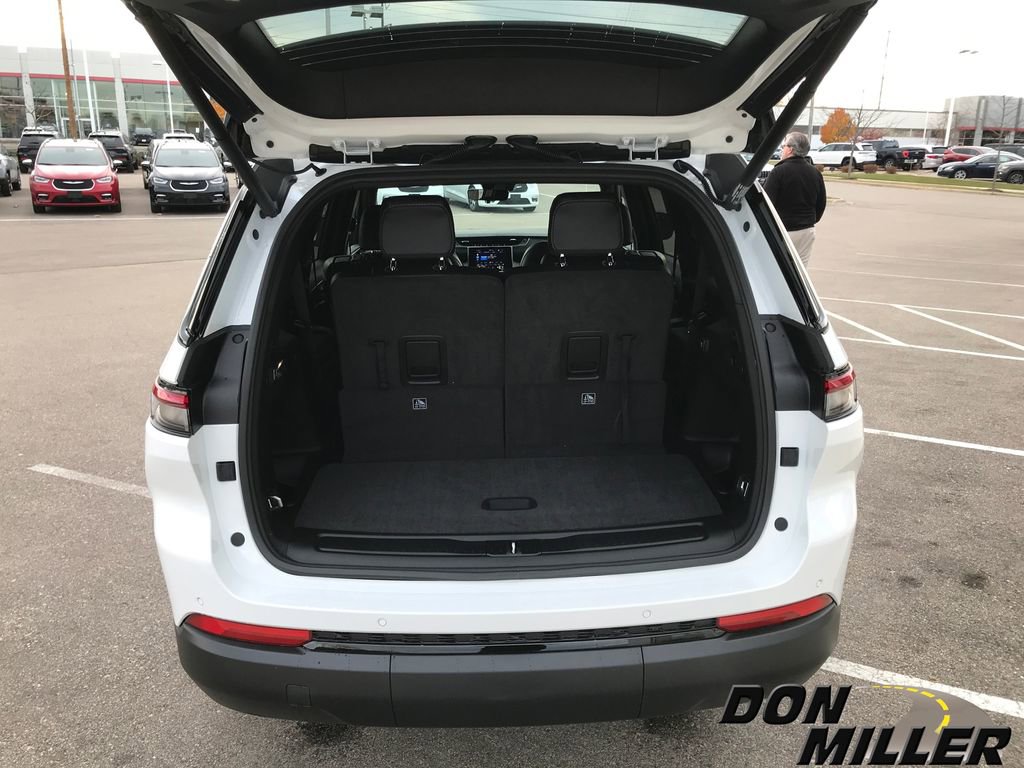 New 2025 Jeep Grand Cherokee L Altitude image 27