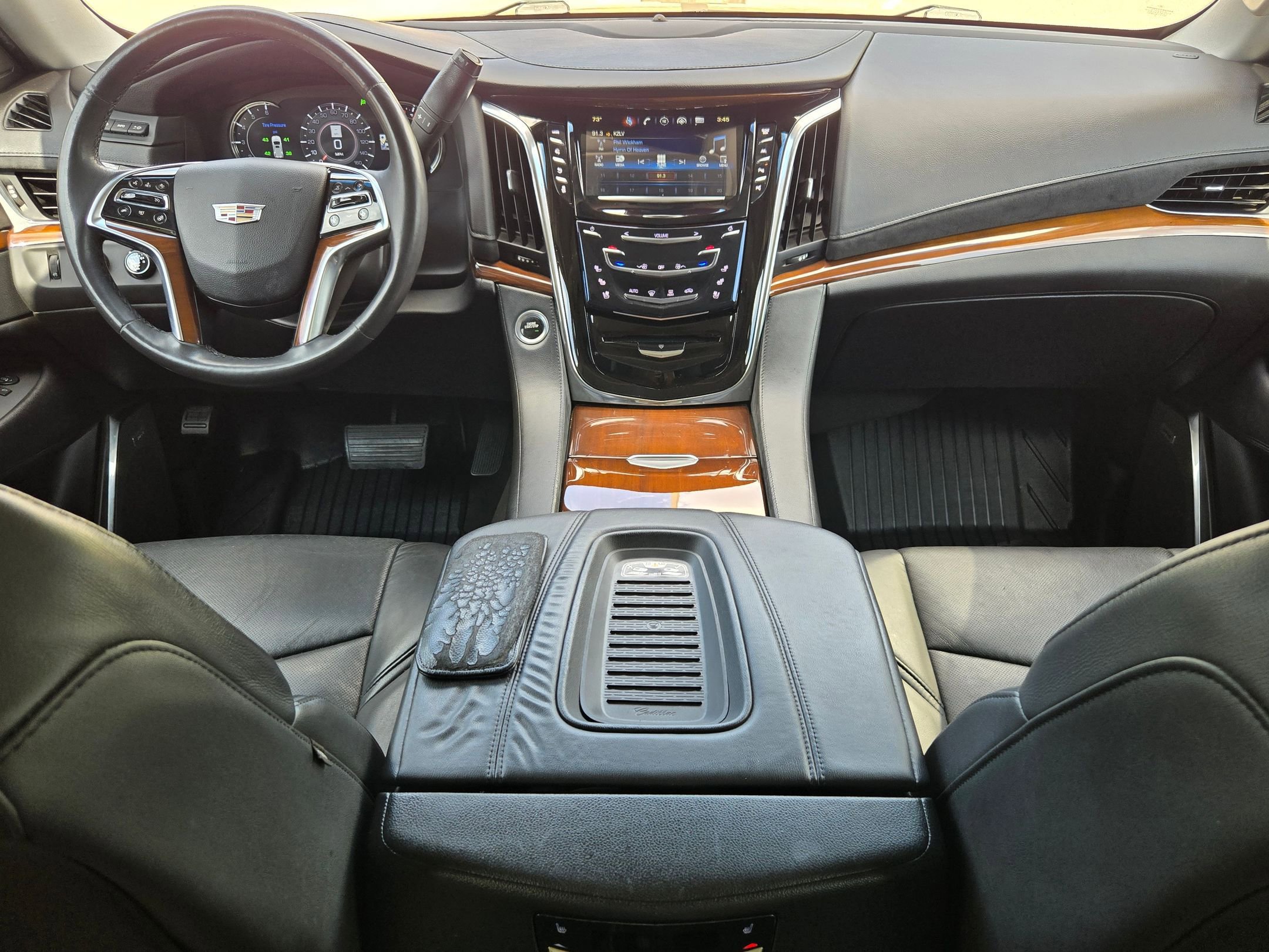 Used 2018 Cadillac Escalade Luxury image 16