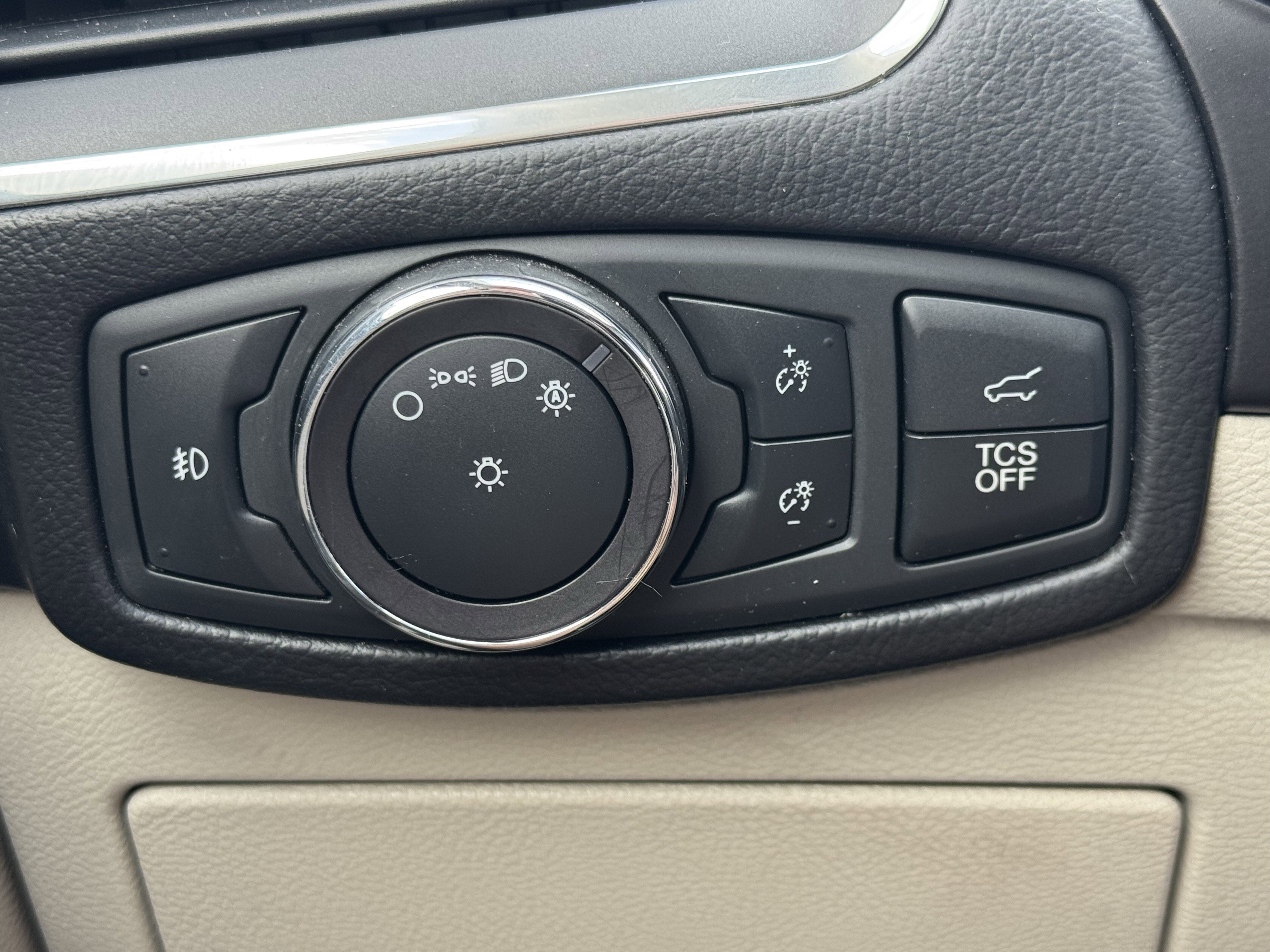 Used 2019 Ford Edge Titanium w/ Equipment Group 301A image 13