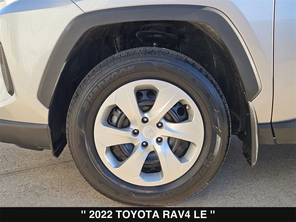 Used 2022 Toyota RAV4 LE image 34