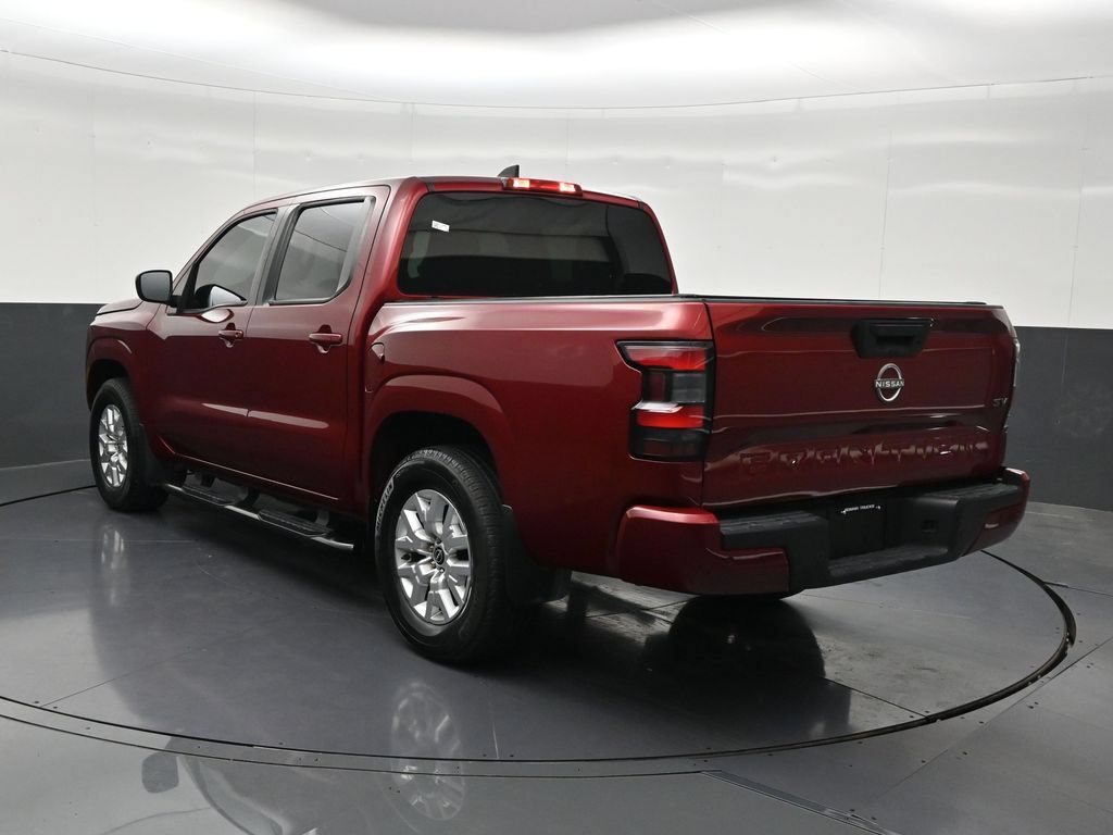 Used 2023 Nissan Frontier SV w/ Technology Package RWD image 3