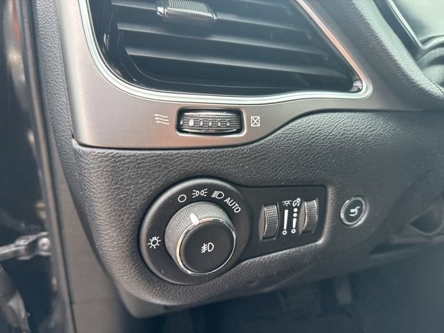 Used 2020 Jeep Cherokee High Altitude AWD/4WD image 12