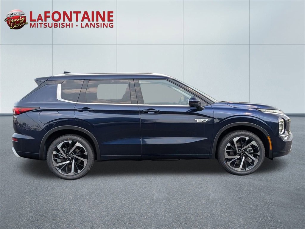 New 2025 Mitsubishi Outlander SEL image 6