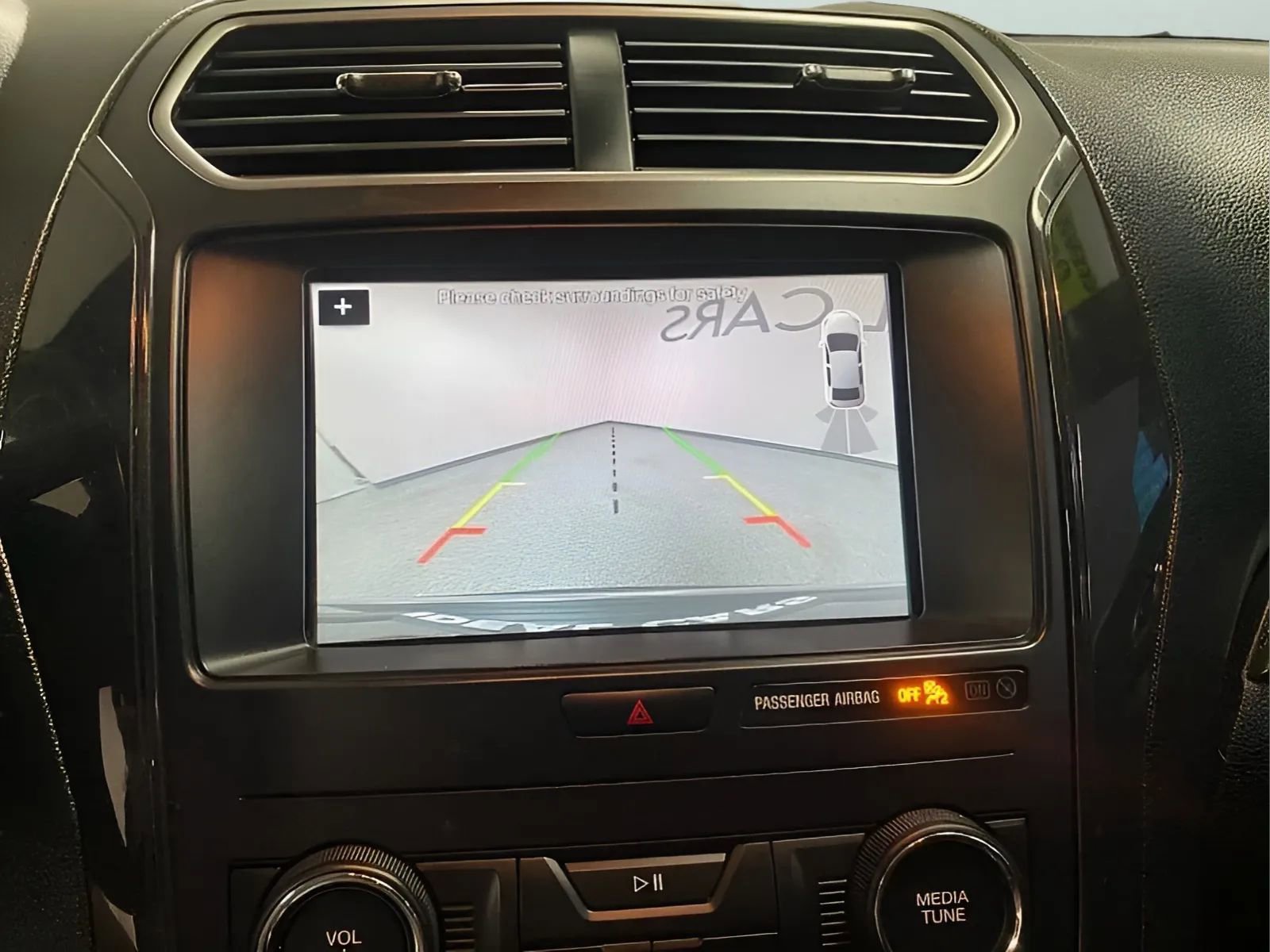 Used 2018 Ford Explorer XLT w/ Equipment Group 201A FWD image 21