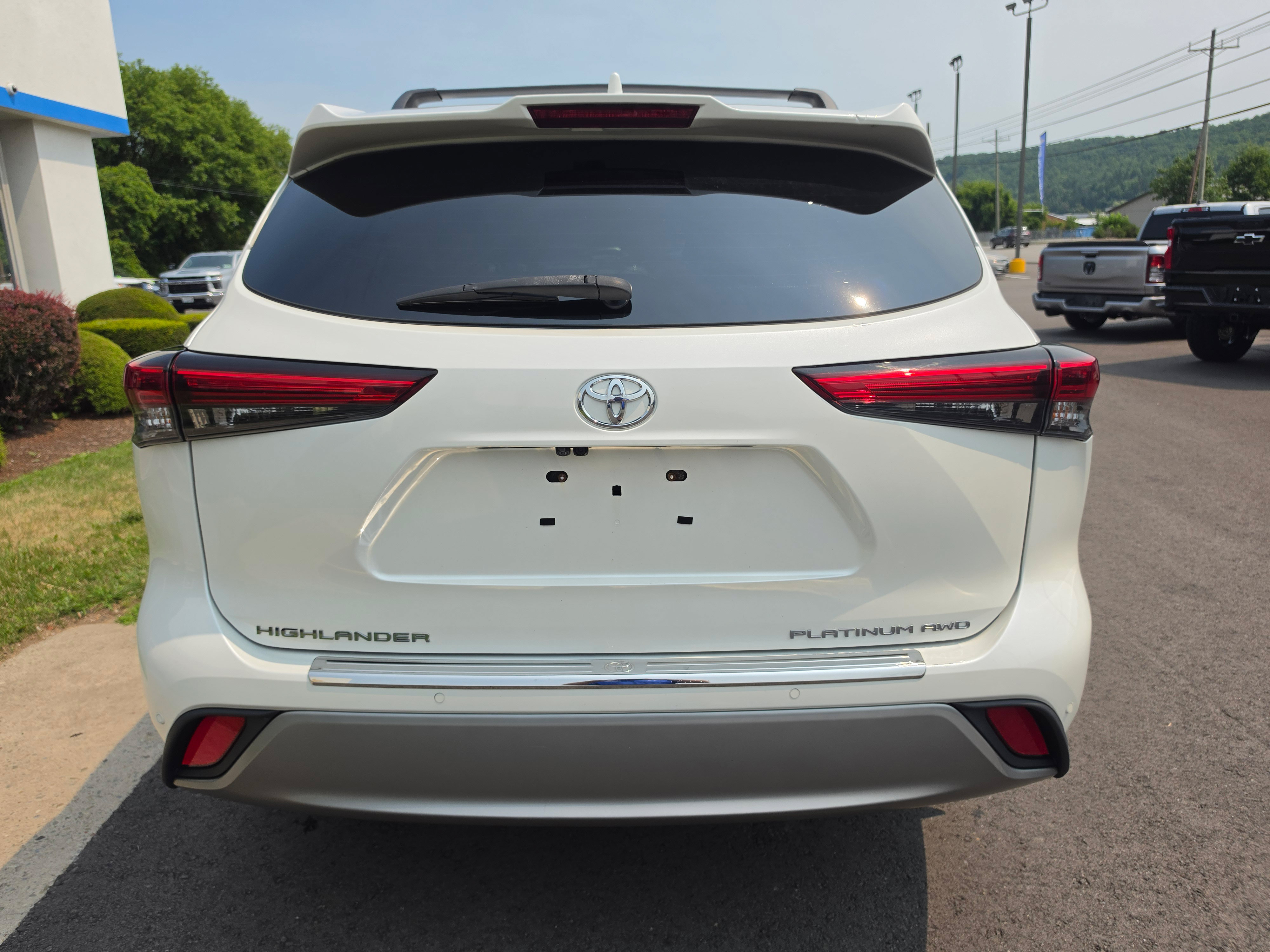 Used 2021 Toyota Highlander Platinum AWD/4WD image 4