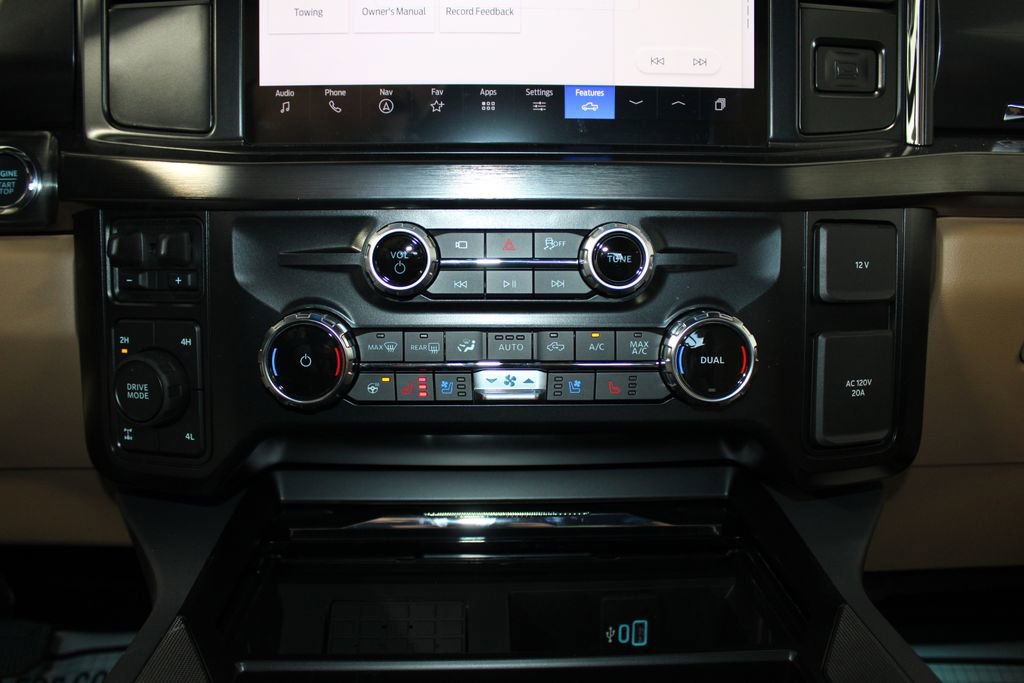 New 2026 Ford F250 Lariat w/ Chrome Package image 55