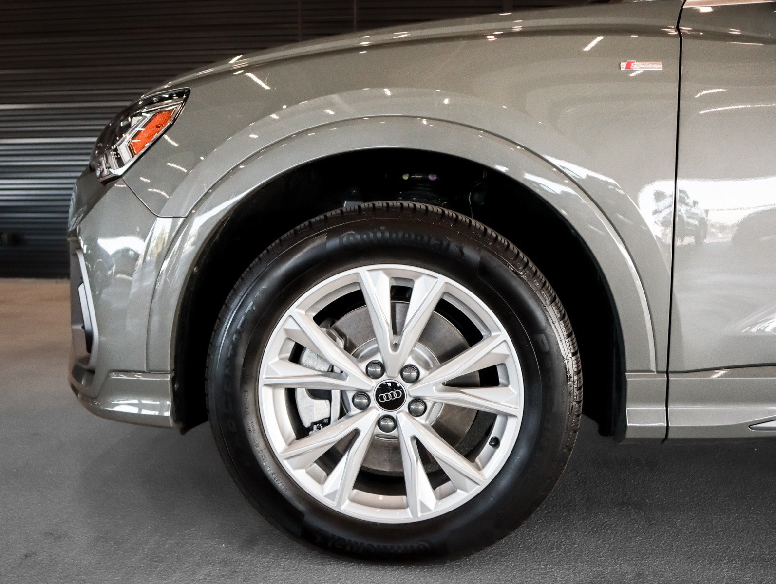 Used 2025 Audi Q3 2.0T Premium w/ Convenience Package AWD/4WD image 5