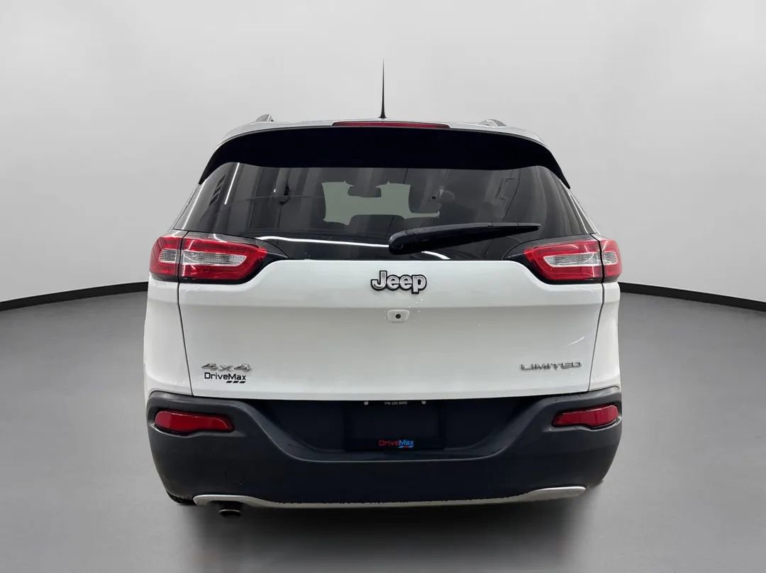 Used 2017 Jeep Cherokee Limited image 8