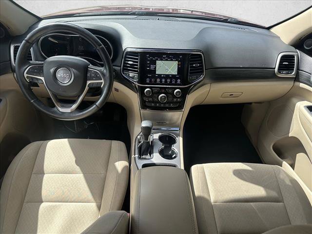 Used 2019 Jeep Grand Cherokee Laredo w/ 18" Wheel & 8.4" Radio Group AWD/4WD image 25