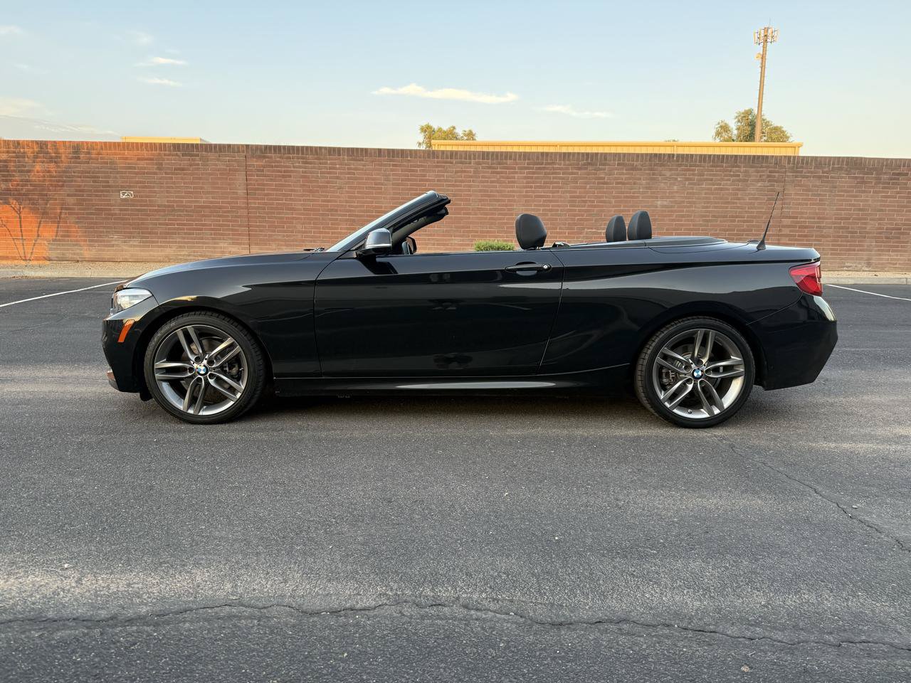 Used 2019 BMW 230i Convertible w/ M Sport Package RWD image 6