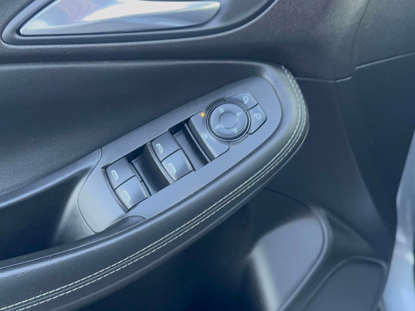 Used 2021 Buick Encore GX Preferred w/ Cold Weather Comfort Package image 17