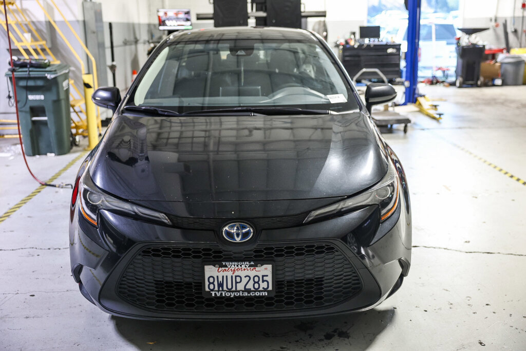 Certified 2021 Toyota Corolla LE w/ Carpet Mat Package (TMS) FWD image 2