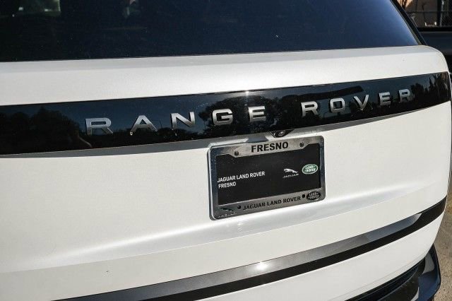 New 2025 Land Rover Range Rover Long Wheelbase SE image 16