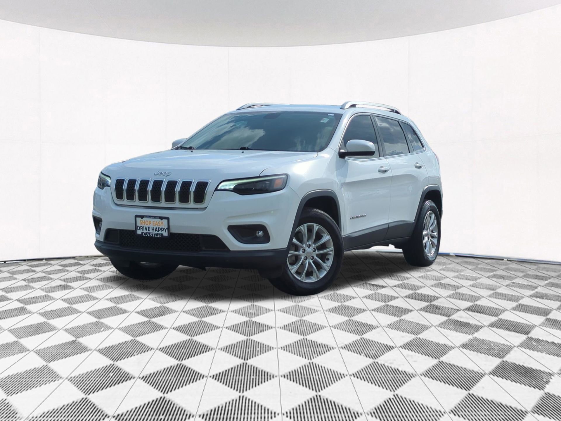 Used 2019 Jeep Cherokee Latitude w/ Cold Weather Group image 2