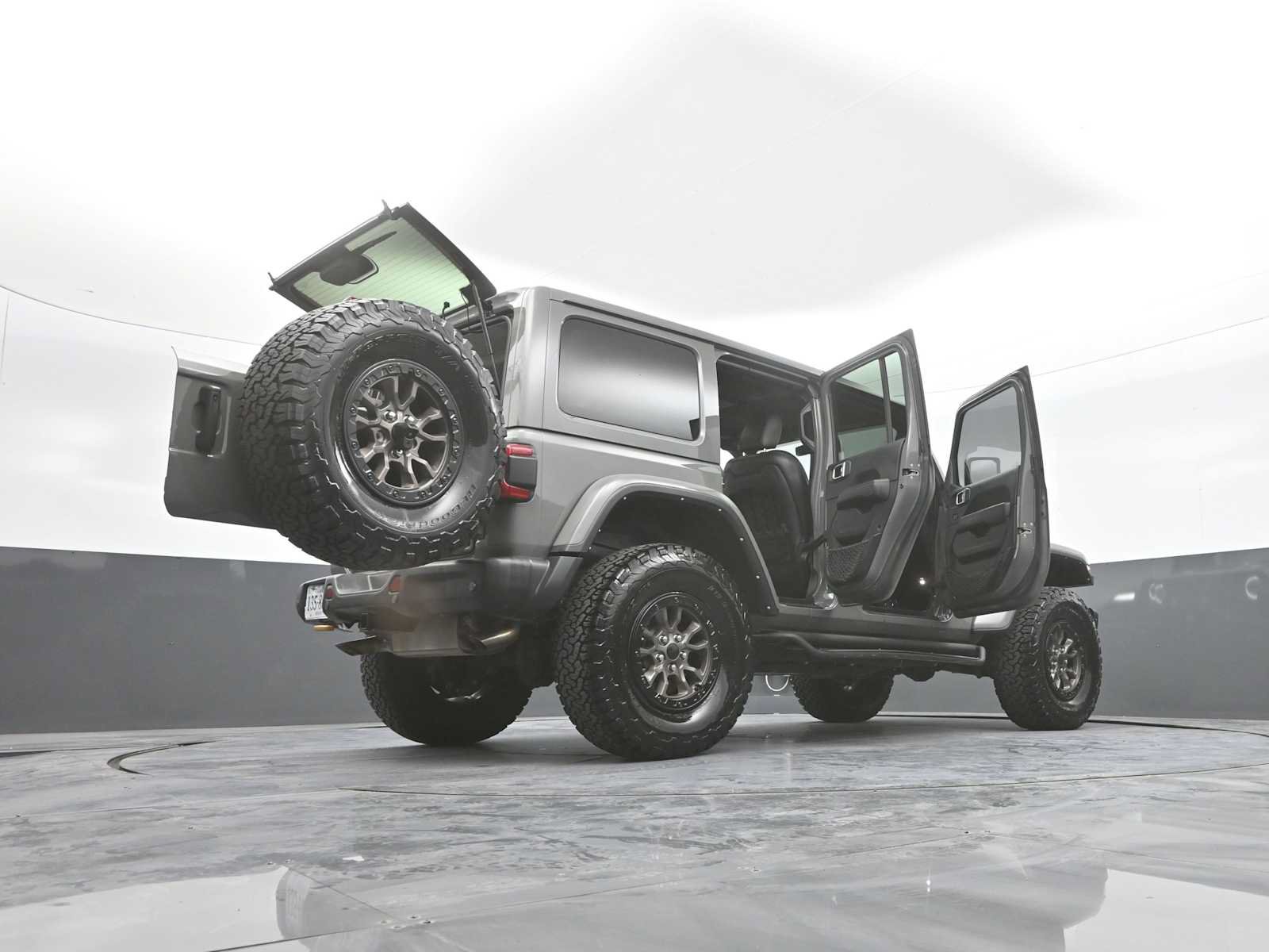 Used 2021 Jeep Wrangler Unlimited Rubicon w/ Dual Top Group AWD/4WD image 59