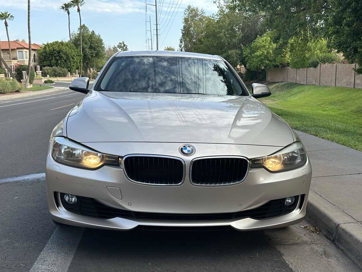 Used 2013 BMW 328i Sedan RWD image 3