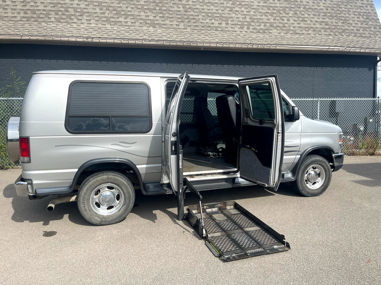 Used 2011 Ford E-250 and Econoline 250 w/ RV Plus Pkg image 2