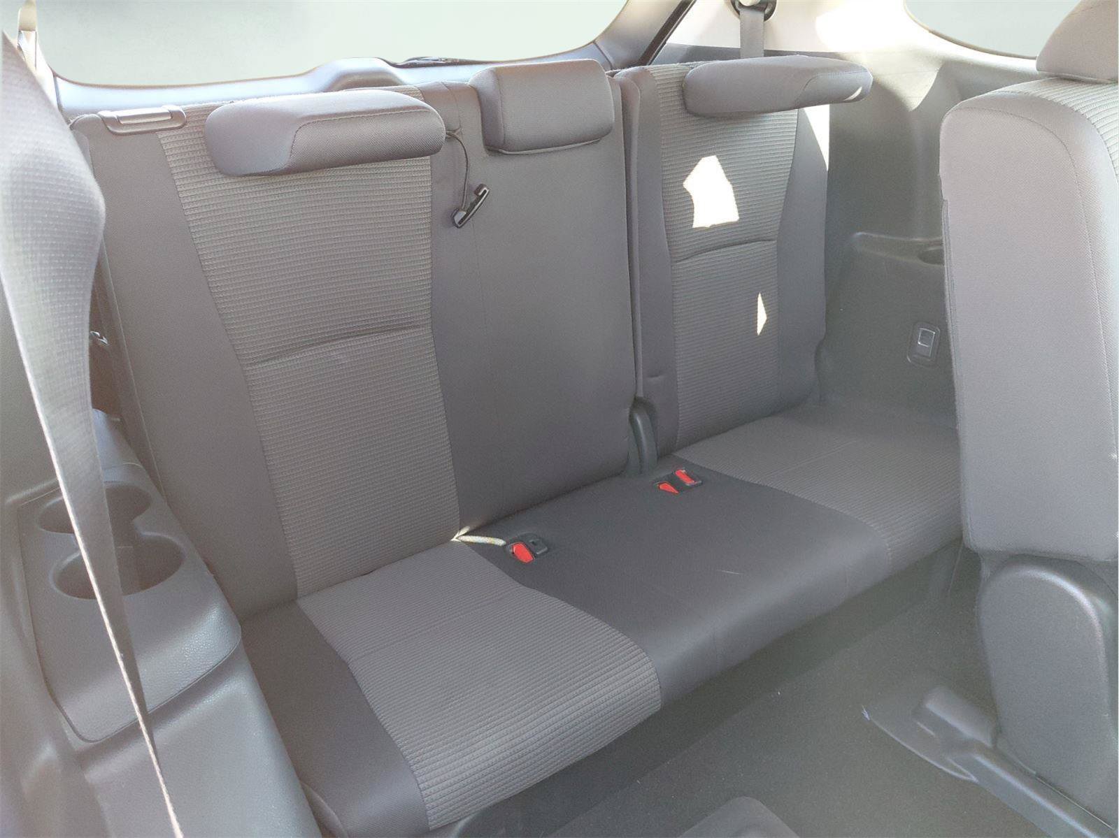 Used 2024 Toyota Highlander LE AWD/4WD image 23