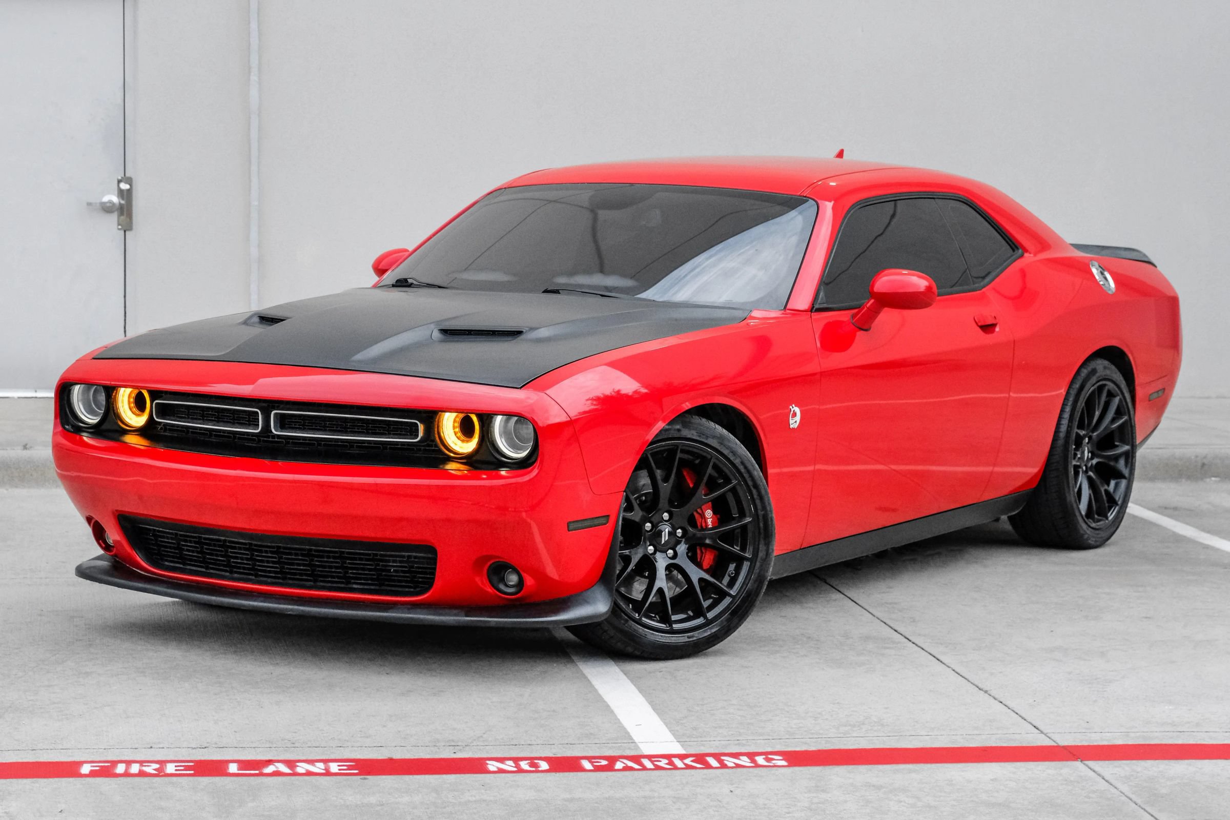 Used 2018 Dodge Challenger R/T Scat Pack w/ Dynamics Package RWD image 13