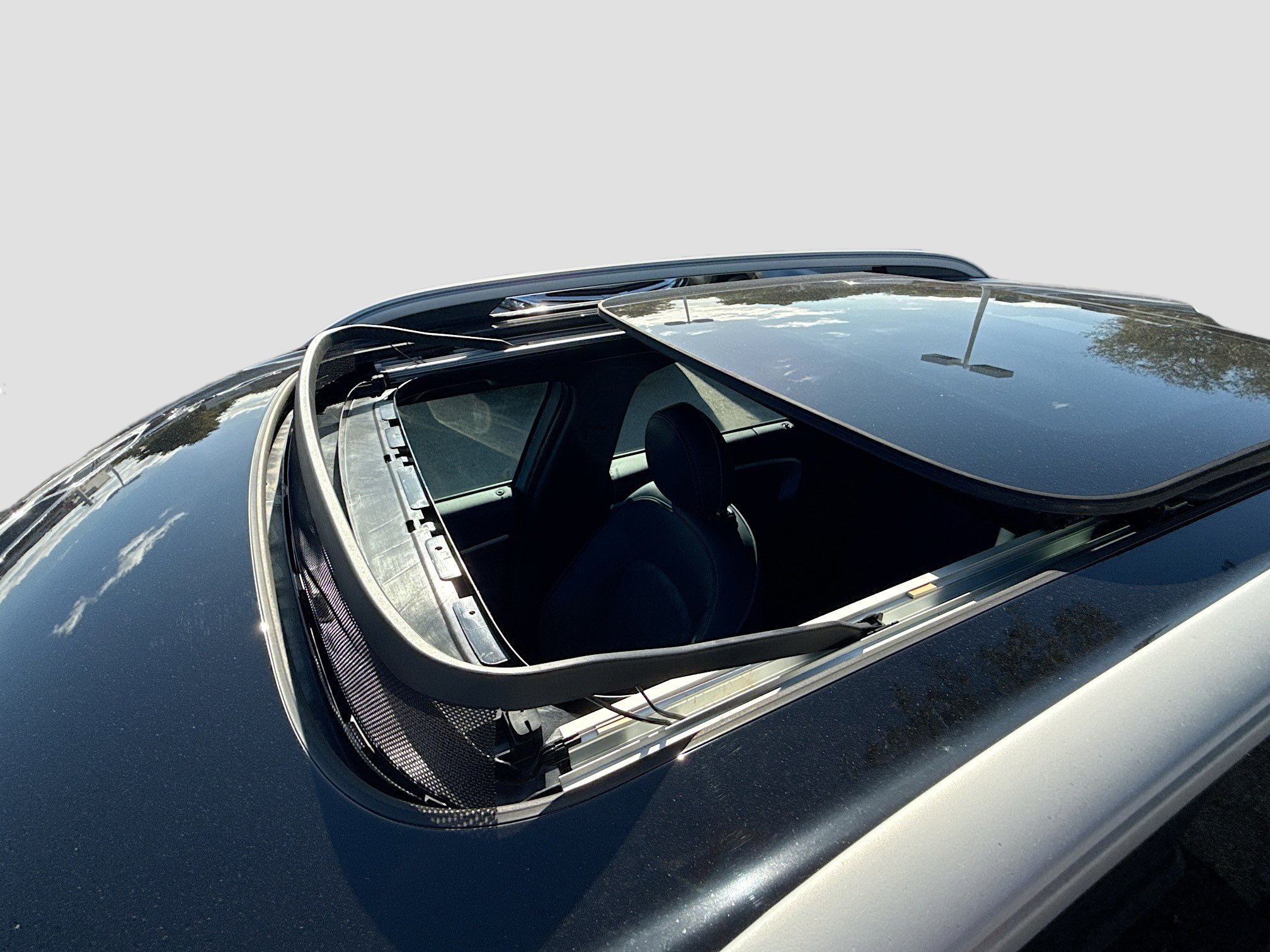 Used 2024 MINI Cooper Countryman S w/ Signature Upholstery Package image 16