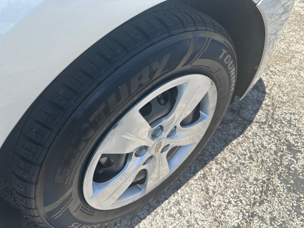 Used 2017 Chevrolet Cruze LS image 7