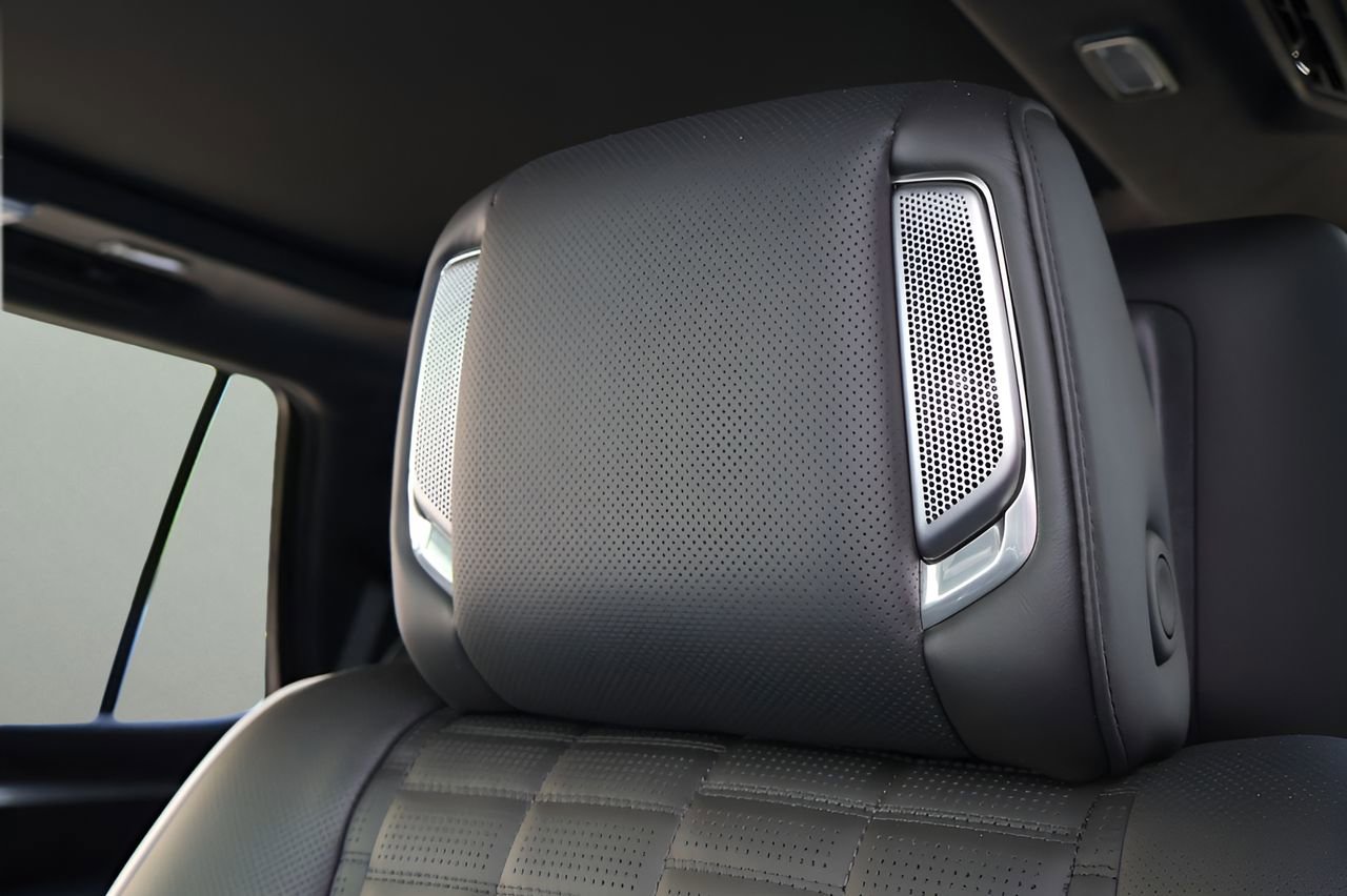 Certified 2026 Cadillac Escalade V w/ LPO, ONYX Package image 14