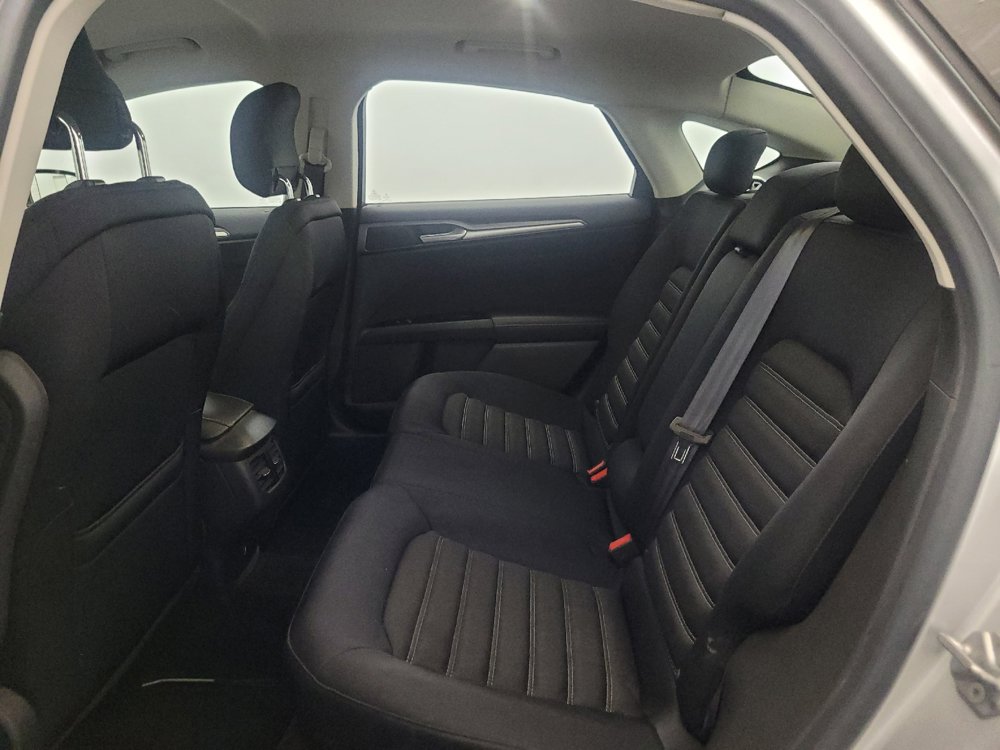 Used 2014 Ford Fusion SE FWD image 18