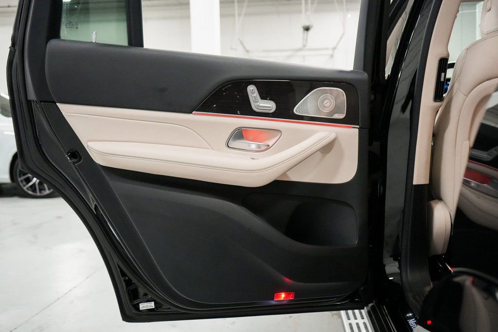 Used 2021 Mercedes-Benz GLS 580 4MATIC image 35