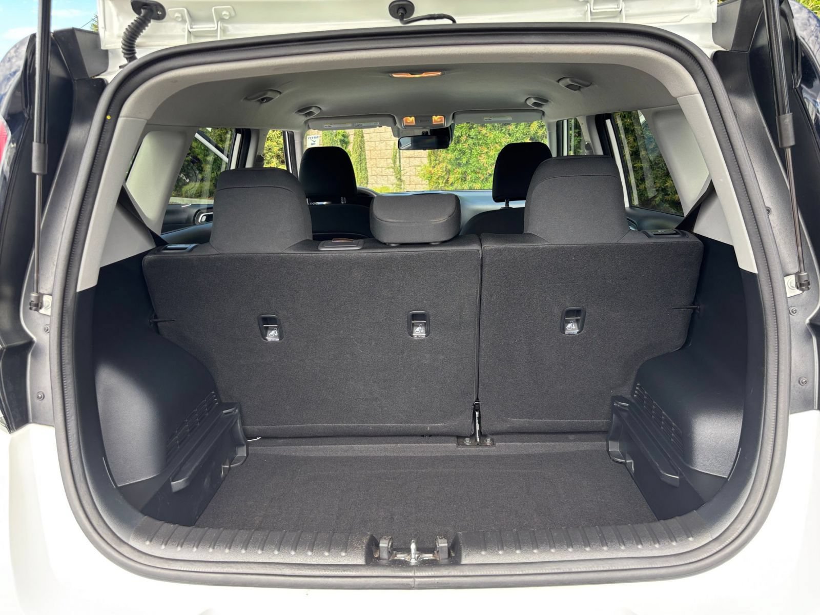 Used 2025 Kia Soul LX w/ LX Technology Package FWD image 29