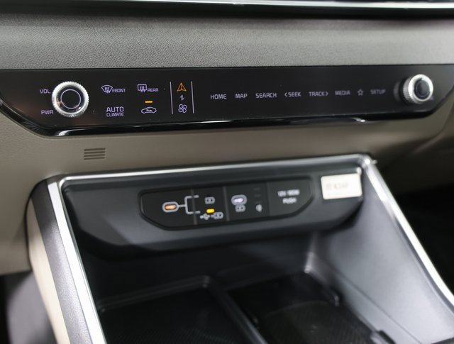 New 2026 Kia Carnival EX image 17