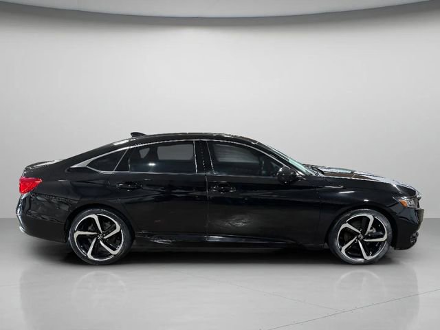 Used 2018 Honda Accord Sport image 2